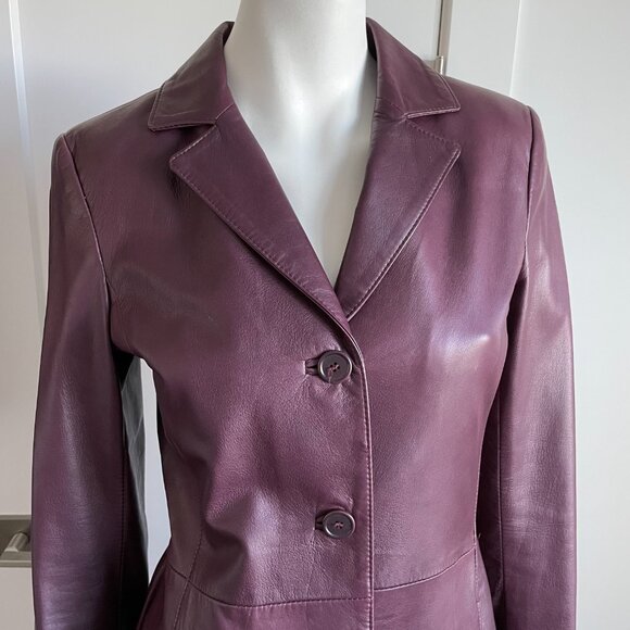 Danier Genuine Italian Leather 4 Button Lined Fitted Coat Purple/Wine XS NWOT - Picture 3 of 15